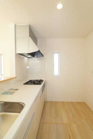 二本松市油井字無地ノ内　　　２号棟　　　油井小学校、安達中学区のキッチン