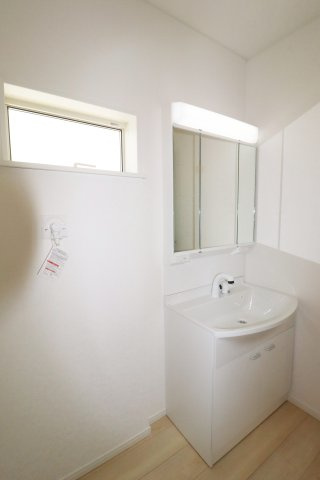 二本松市油井字無地ノ内　　　２号棟　　　油井小学校、安達中学区の和室|リビングに隣接する和室　※同社施工例