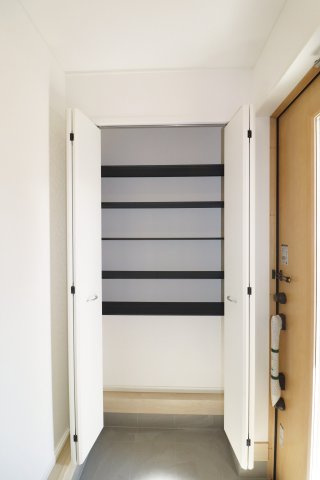 二本松市油井字無地ノ内　　　２号棟　　　油井小学校、安達中学区の収納|シューズクローゼット♪　