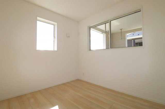 二本松市油井字無地ノ内　　　２号棟　　　油井小学校、安達中学区の洋室|※同社施工例