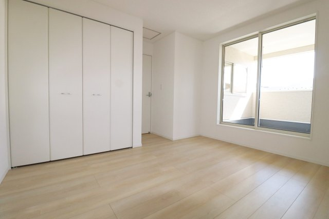 二本松市油井字無地ノ内　　　２号棟　　　油井小学校、安達中学区の洋室