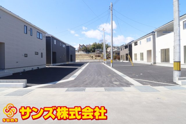 二本松市油井字無地ノ内　　　２号棟　　　油井小学校、安達中学区の外観|南側前面道路