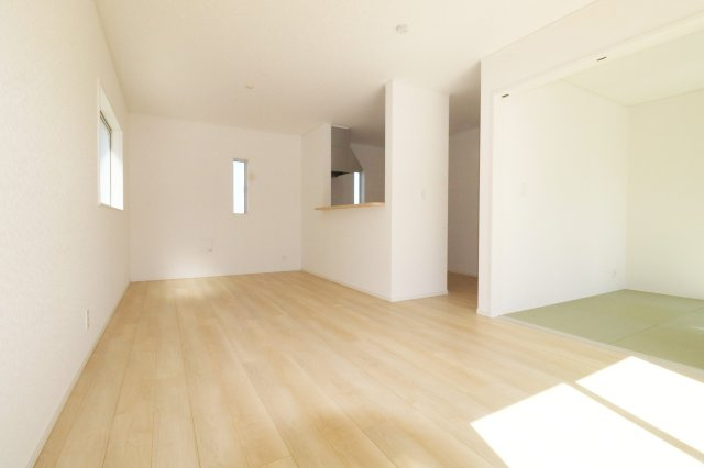 二本松市油井字無地ノ内　　　２号棟　　　油井小学校、安達中学区の居間・リビング