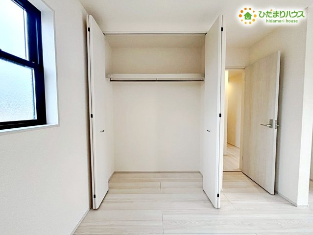 深谷市上野台　第23　新築一戸建て　リーブルガーデン　02の収納|壁面にはクローゼットが配置されており、お部屋を広く使いながらも収納力もしっかりと確保されています！