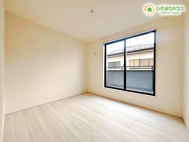 深谷市上野台　第23　新築一戸建て　リーブルガーデン　02の洋室|どのお部屋も採光と換気がしっかりと考えられており、一日中快適に過ごせる工夫が詰まっています！
ライフスタイルに合わせて自由に家具をレイアウトできる、使いやすい形状です。