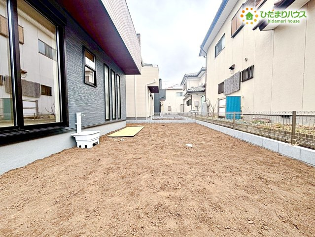 深谷市上野台　第23　新築一戸建て　リーブルガーデン　02の庭|日当たりの良い広い庭。友人や親せきが集まってＢＢＱをしたり、ペットと遊んだり。
一戸建てならではの楽しさが広がります(*^-^*)									