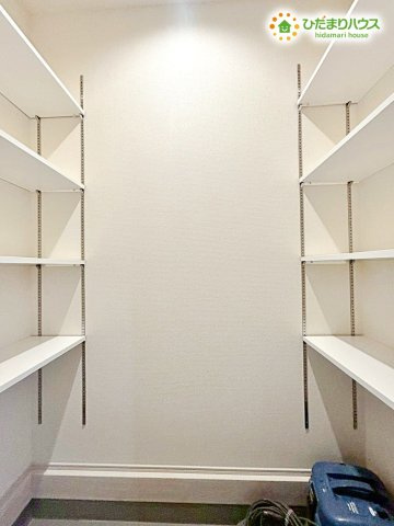 深谷市上野台　第23　新築一戸建て　リーブルガーデン　02の収納|シューズインクローゼットは、靴以外にもゴルフバックやベビーカーを置くことができ、
散らかりがちな玄関もスッキリします◎									

