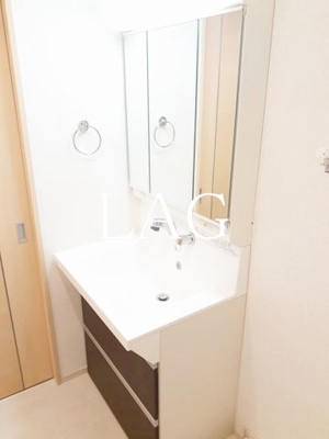 【洗面所】 | エストポワール | 洗面台です。