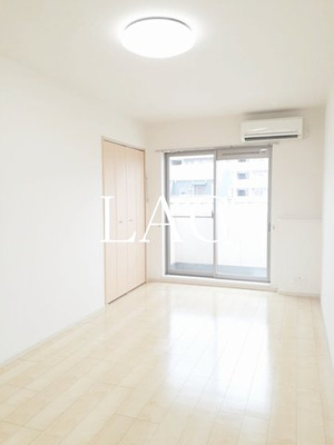 【居間・リビング】 | エストポワール | 洋室のお部屋です。