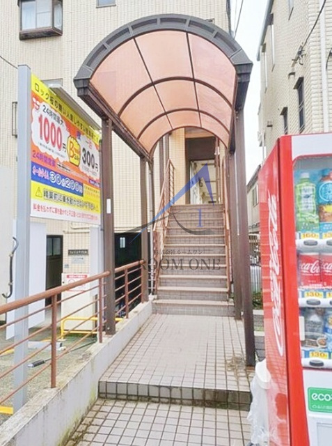 ＦＥＲＲＩＳのエントランス|エントランスです。