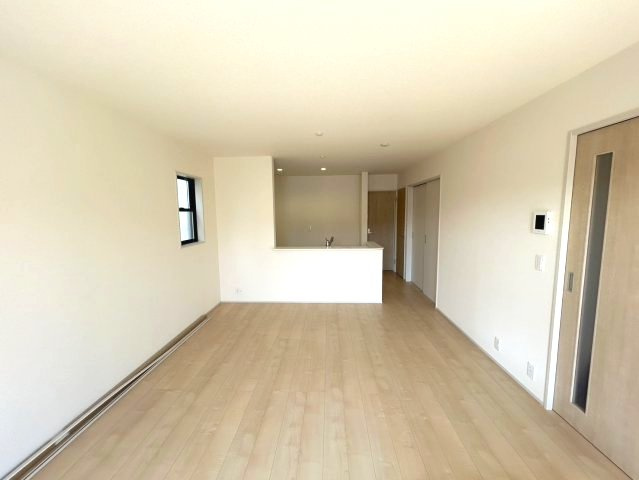 新築戸建　長野稲里町中氷鉋の前面道路含む現地写真|南側道路