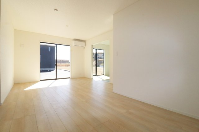 二本松市油井字無地ノ内　　　３号棟　　　油井小学校、安達中学区の収納|リビング収納　※同社施工例