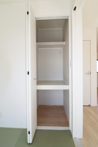 二本松市油井字無地ノ内　　　３号棟　　　油井小学校、安達中学区の和室|リビングに隣接する和室　※同社施工例