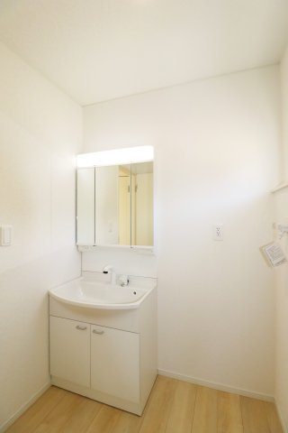 二本松市油井字無地ノ内　　　３号棟　　　油井小学校、安達中学区のトイレ|※同社施工例