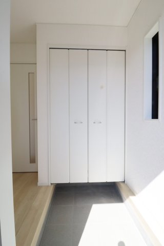 二本松市油井字無地ノ内　　　３号棟　　　油井小学校、安達中学区の玄関|※同社施工例