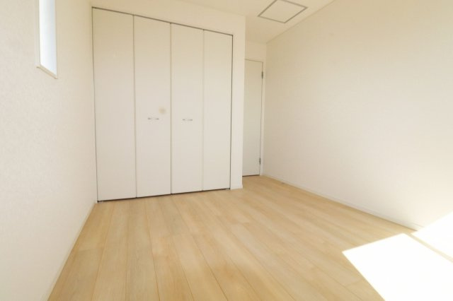 二本松市油井字無地ノ内　　　３号棟　　　油井小学校、安達中学区の洋室|※同社施工例