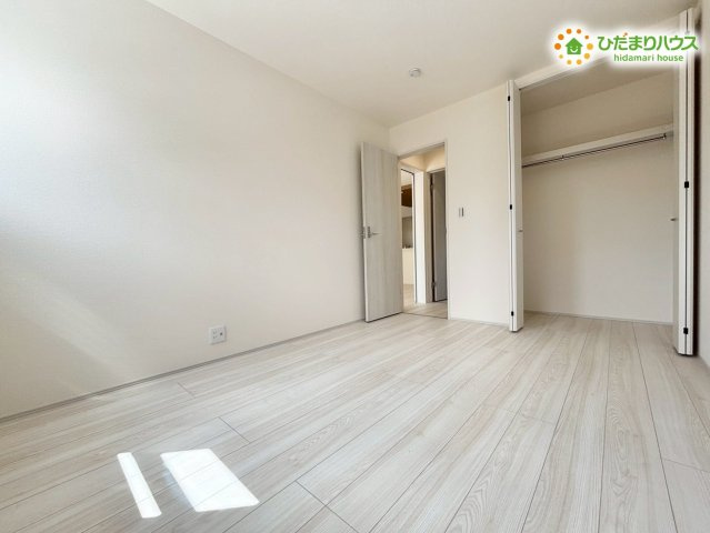 熊谷市末広　第5　新築一戸建て　リーブルガーデン　01の洋室|子供部屋には収納も備わり、成長に合わせて使いやすい空間です。学用品や衣類がすっきり収まり、お部屋を広々使用することができます(^^)/