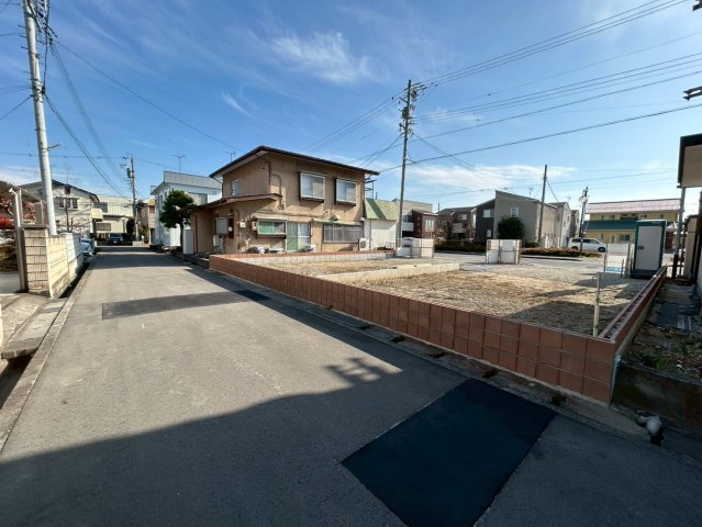 新築戸建　長野稲里町中氷鉋の前面道路含む現地写真|北側道路