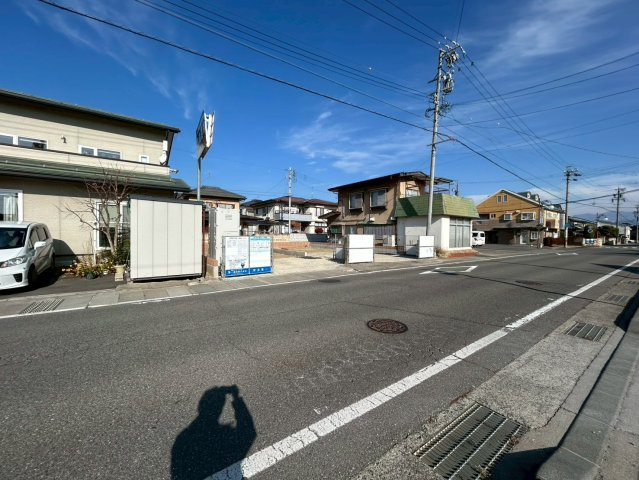 新築戸建　長野稲里町中氷鉋の前面道路含む現地写真|南側道路