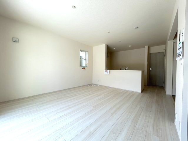 新築戸建　長野稲里町中氷鉋の居間・リビング