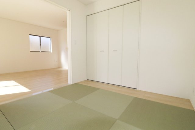 二本松市油井字無地ノ内　　　４号棟　　　油井小学校、安達中学区の和室|リビングに隣接する和室　