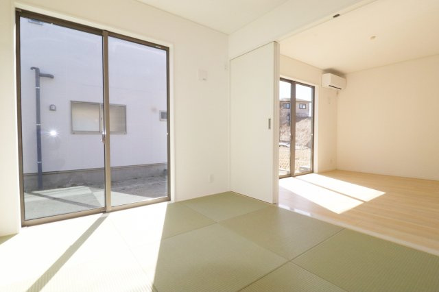 二本松市油井字無地ノ内　　　４号棟　　　油井小学校、安達中学区の和室|リビングに隣接する和室　