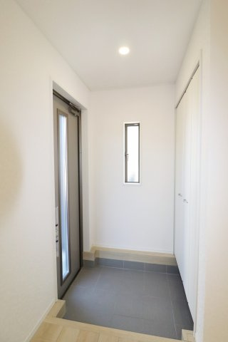 二本松市油井字無地ノ内　　　４号棟　　　油井小学校、安達中学区の玄関