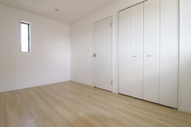 二本松市油井字無地ノ内　　　４号棟　　　油井小学校、安達中学区の洋室