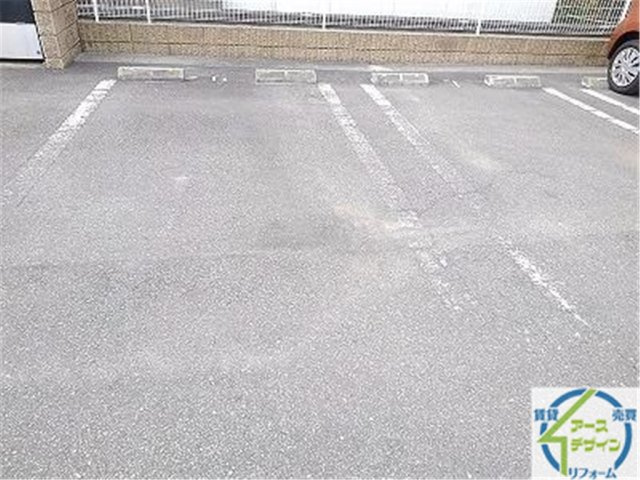 フェリーチェ　Ⅱの駐車場
