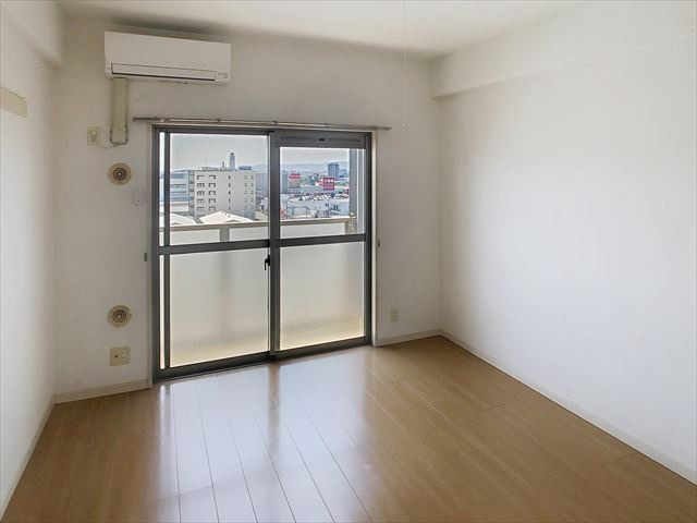 プレステージ東比恵の居間・リビング