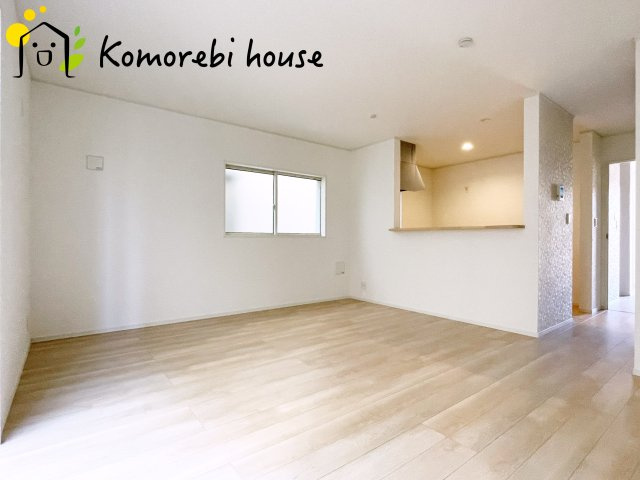 伊奈町中央　第3　クレイドルガーデン　04の居間・リビング|ゆったり過ごせる居間です