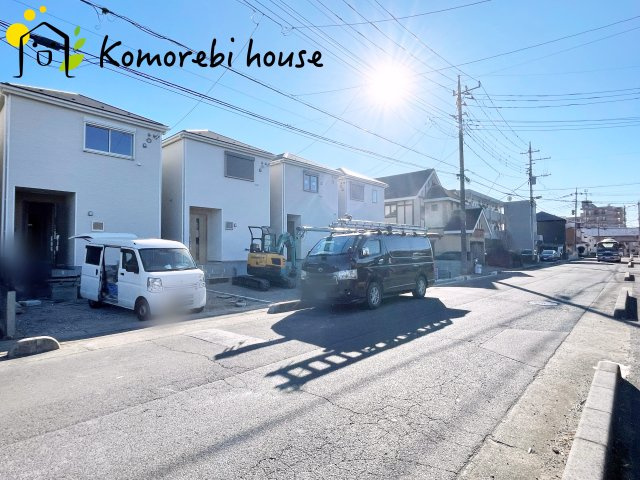 伊奈町中央　第3　クレイドルガーデン　04の前面道路含む現地写真|前面道路含む現地写真です