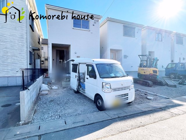 伊奈町中央　第3　クレイドルガーデン　04の駐車場|駐車場に車を止められます