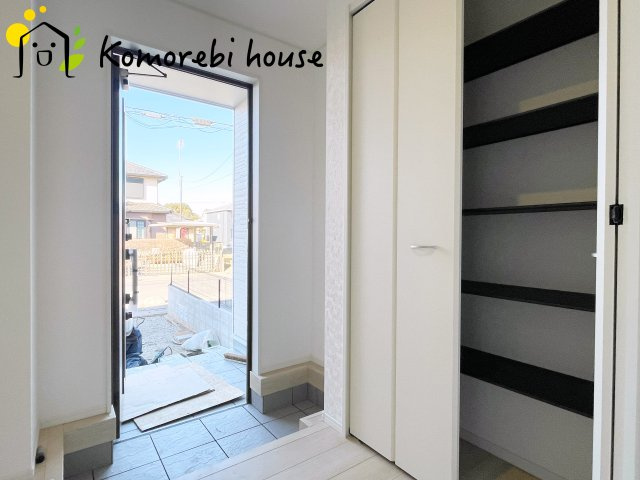 伊奈町中央　第3　クレイドルガーデン　04の玄関|玄関です