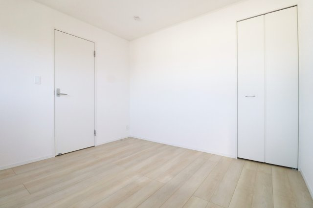 二本松市油井字無地ノ内　　　５号棟　　　油井小学校、安達中学区の洋室|※同社施工例