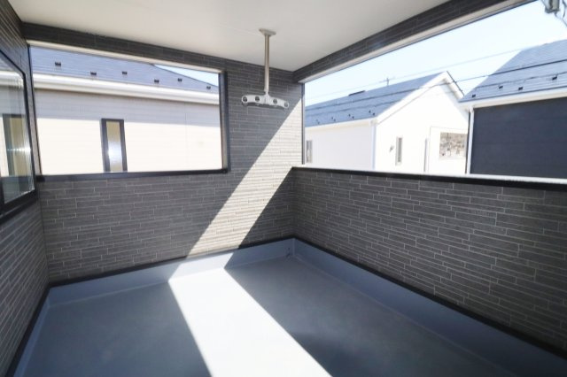 二本松市油井字無地ノ内　　　５号棟　　　油井小学校、安達中学区のバルコニー