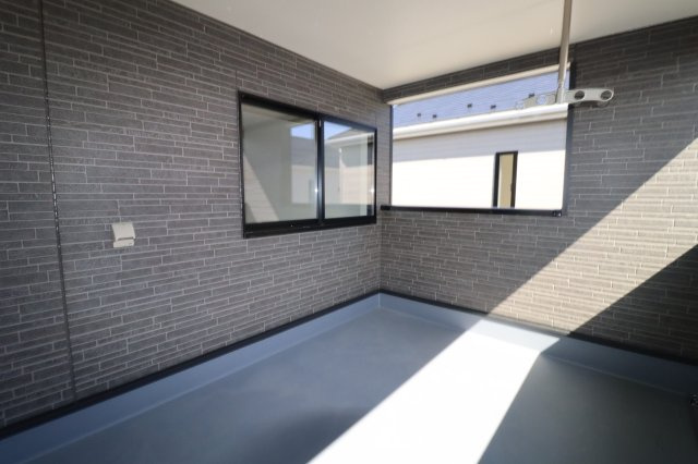 二本松市油井字無地ノ内　　　５号棟　　　油井小学校、安達中学区のバルコニー|※同社施工例