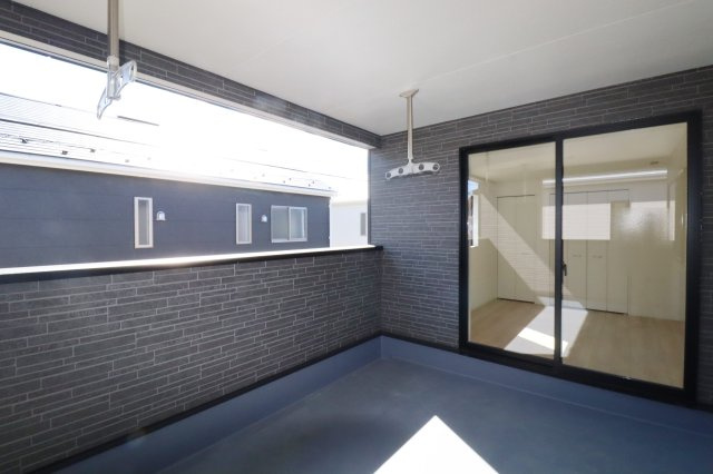 二本松市油井字無地ノ内　　　５号棟　　　油井小学校、安達中学区のバルコニー