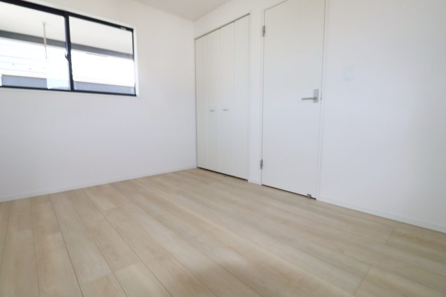 二本松市油井字無地ノ内　　　５号棟　　　油井小学校、安達中学区の洋室|※同社施工例