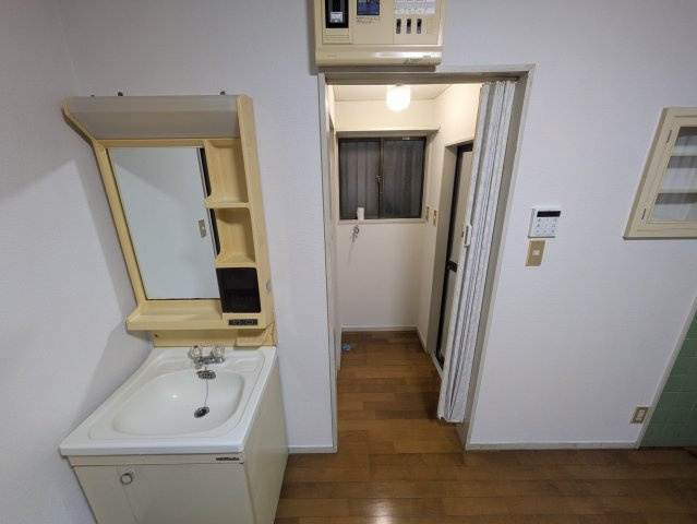 大井７６１０戸建の独立洗面台