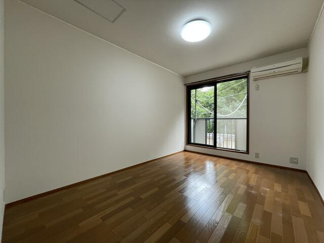 調布市調布ケ丘１丁目のアパートの居間・リビング