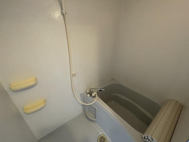 調布市調布ケ丘１丁目のアパートの浴室