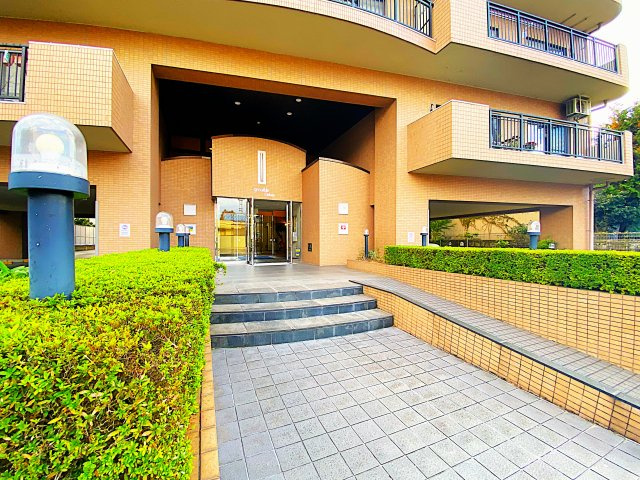 センシブル大仁の外観|マンション入り口
