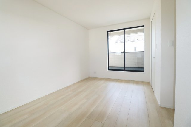 二本松市油井字無地ノ内　　　６号棟　　　油井小学校、安達中学区の洋室