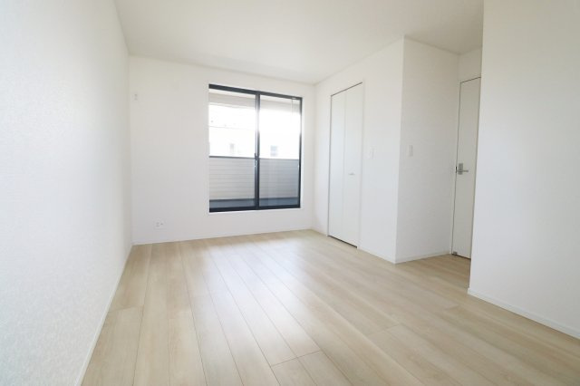 二本松市油井字無地ノ内　　　６号棟　　　油井小学校、安達中学区の洋室