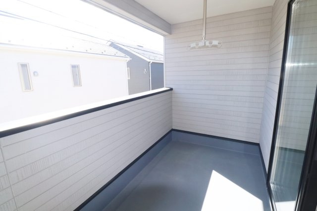 二本松市油井字無地ノ内　　　６号棟　　　油井小学校、安達中学区のバルコニー