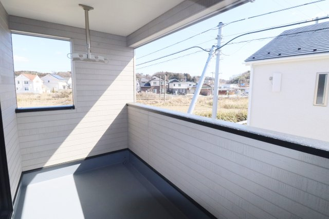 二本松市油井字無地ノ内　　　６号棟　　　油井小学校、安達中学区のバルコニー