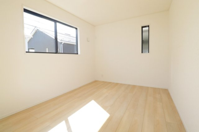 二本松市油井字無地ノ内　　　６号棟　　　油井小学校、安達中学区の洋室