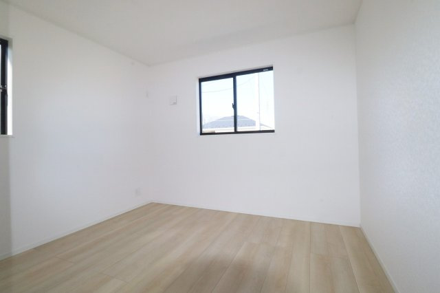 二本松市油井字無地ノ内　　　６号棟　　　油井小学校、安達中学区の洋室