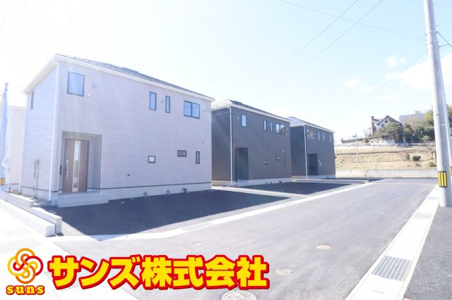 二本松市油井字無地ノ内　　　６号棟　　　油井小学校、安達中学区の外観|北東側から見た駐車場を含む外観♪